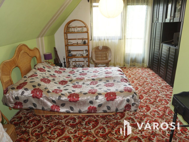 12 szobás apartman a Várfürdő közelében!