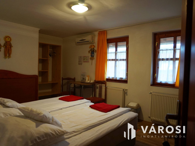 Fogadó alternatív fűtéssel a gyógyfürdő mellett