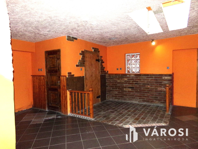 Ipari övezet szomszédságában üzleti lehetőség