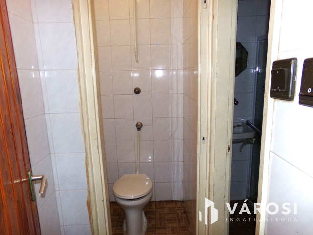 Ipari övezet szomszédságában üzleti lehetőség