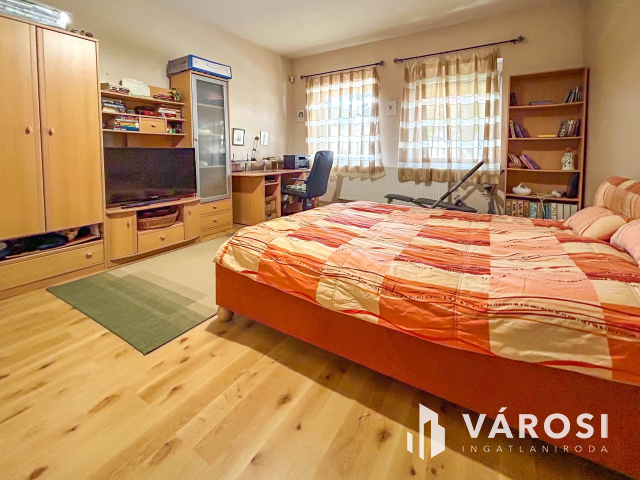 Egyedi stílusú 4 szobás családi ház