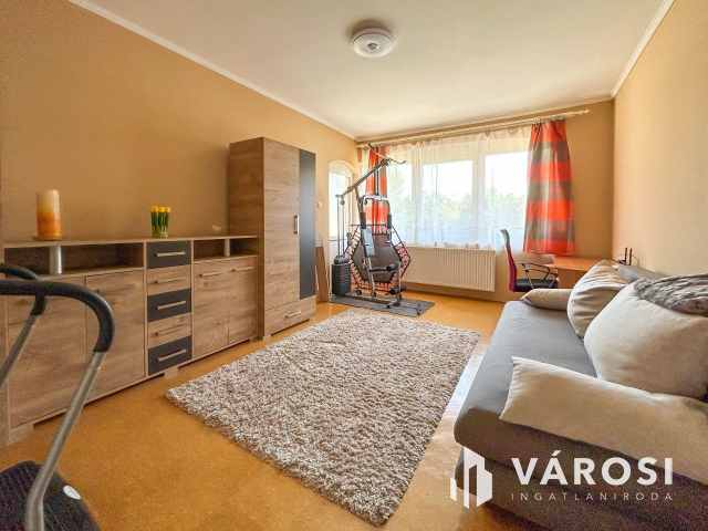 Egyedi stílusú 4 szobás családi ház