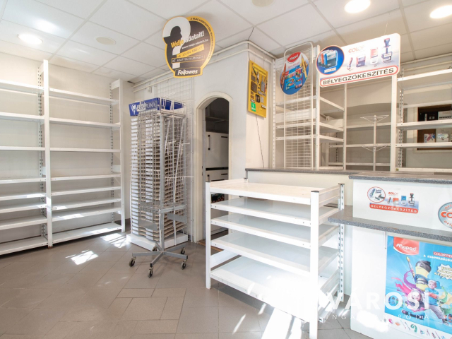 Orczy úton 44 m2-es, utcai bejáratú üzlethelyiség eladó