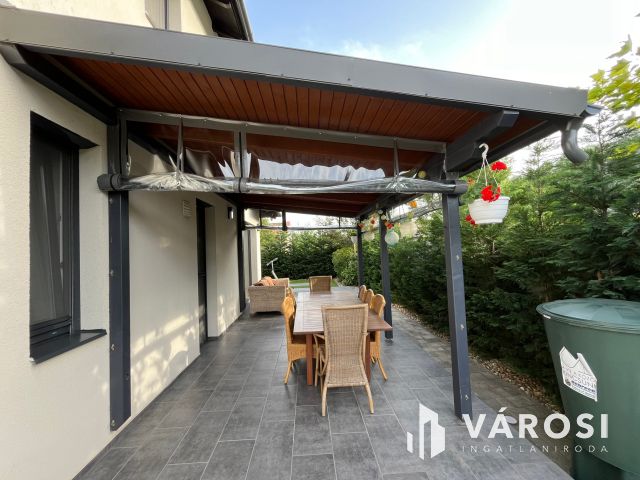 Debrecen Kertvárosi Lakóparkban Igényes Szép Ház