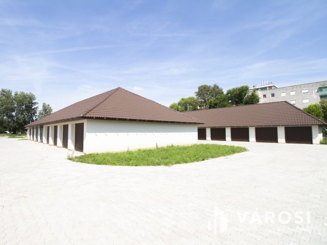 Újépítésű Garázsok Gyulán – Kiváló Befektetési Lehetőség!