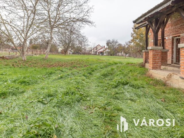 Szerkezetkész öko szálláshely Újirázon