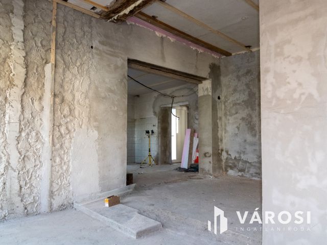 Felújítás alatt álló ház Jaminában, kiváló elhelyezkedéssel