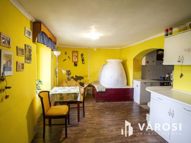 Tágas családi ház új tetővel Újkígyóson