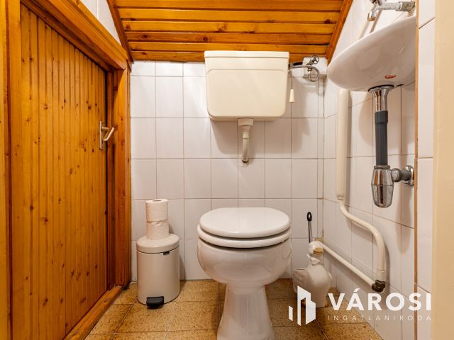 Pilisborosjenő és Budapest határán, panorámás családi ház