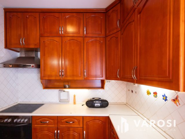 Apartmanház néhány lépésre a Várfürdőtől és a Kastélytól