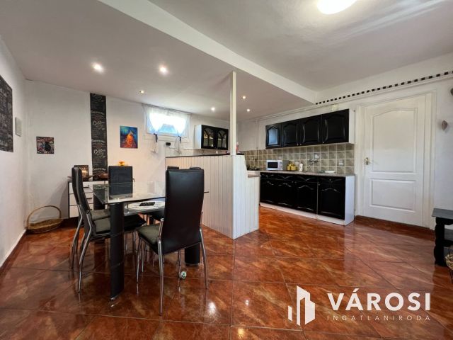 Kétgenerációs, külön bejáratú hangulatos otthon