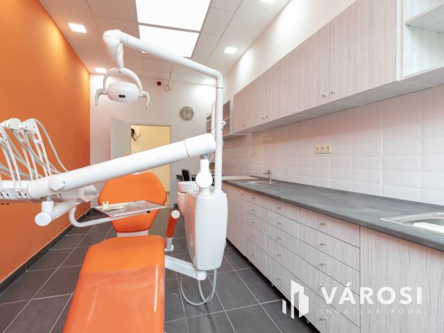 Felszerelt, berendezett, 21 m2-es fogászati rendelő Újbudán