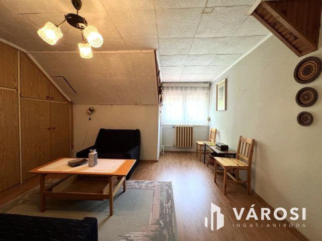 Belvárosi, társasházi lakás, kíváló adottságokkal garázzsal