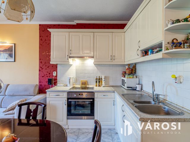 Felhők felett Móravárosban