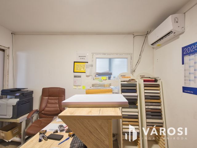 1000 m2-es csarnok műhelynek, raktárnak kiadó