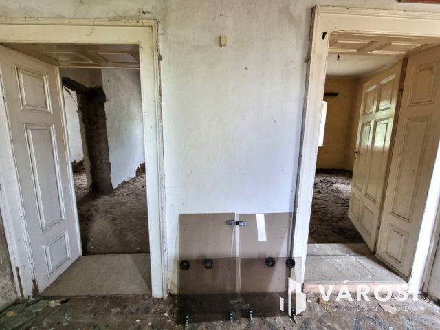 Felújítandó, utcafronti, különálló házrész a belvárosban