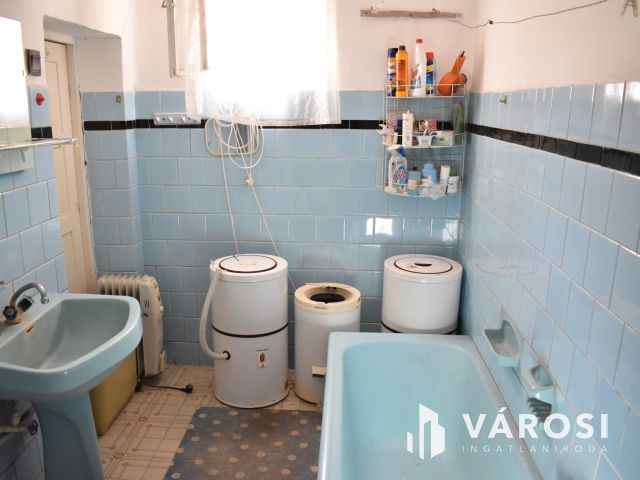 3 szobás családi ház a fürdő mellett!