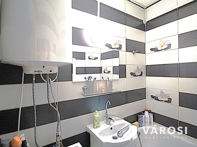 Eladó három szobás lakás!