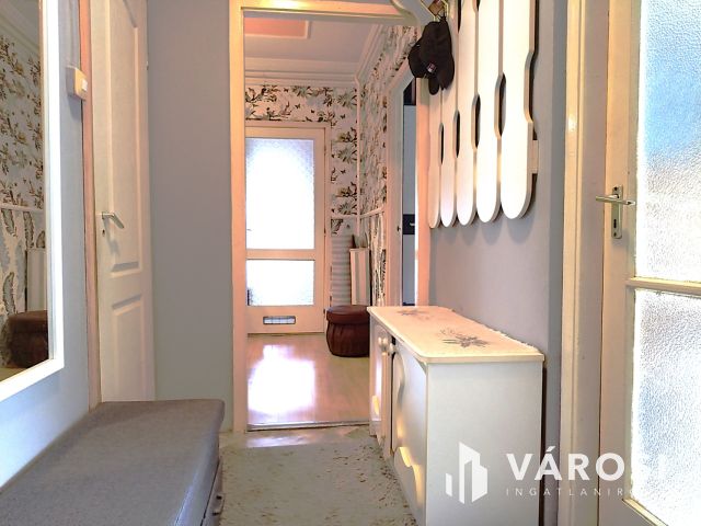 Eladó három szobás lakás!