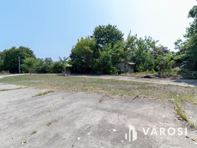 Ipari-logisztikai célokra alkalmas telek, 15.ker., 3498 m2