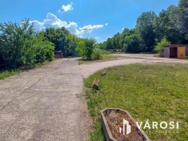 Ipari-logisztikai célokra alkalmas telek, 15.ker., 3498 m2