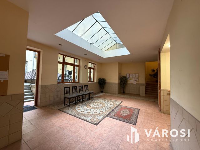 Modern okosotthon eladó a Visegrádi utca elején!