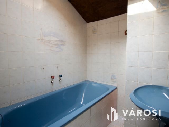 Turisztikai, közösségi célra is alkalmas üdülő Szanazugban