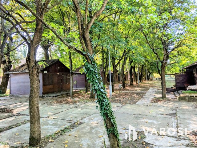 Nyaralókomplexum Szarvason-Kivételes Lehetőség a Vízparton!