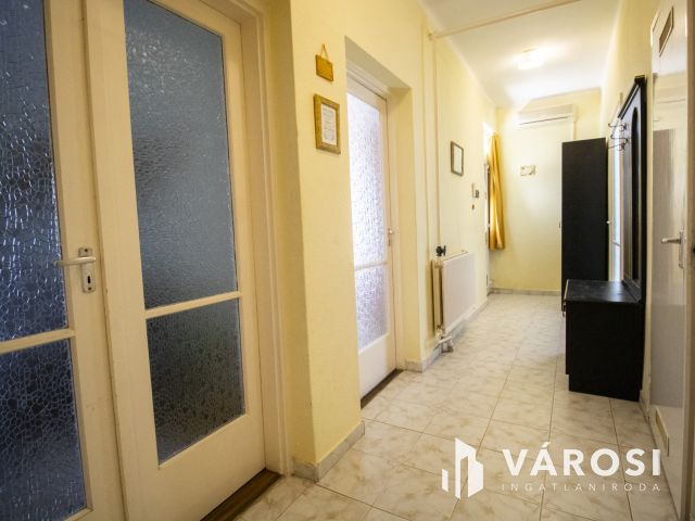 Otthon és vállalkozás a fürdő mellett-Füzesgyarmat