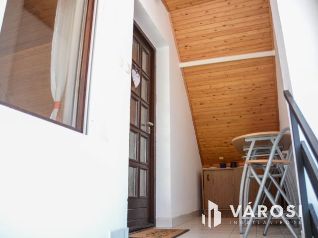 Balatonhoz közeli dupla lakás, dupla garázzsal