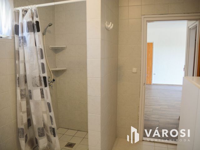 Balatonhoz közeli dupla lakás, dupla garázzsal