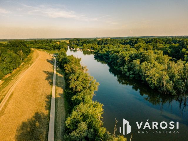 Eladó apartmanház-komplexum a Körösök mellett