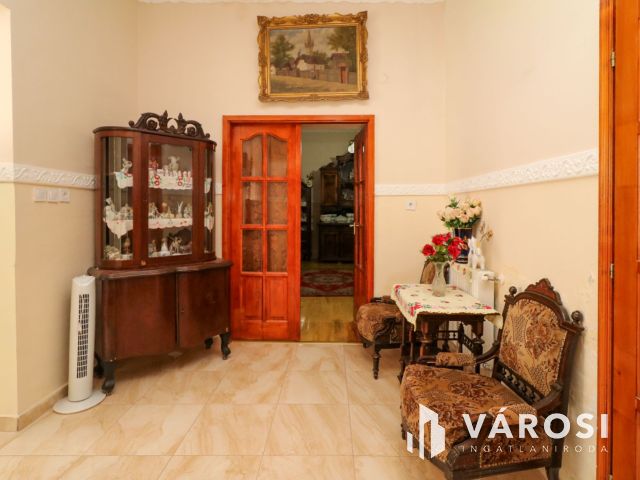 Eladó kétlakásos családi ház Szarvason