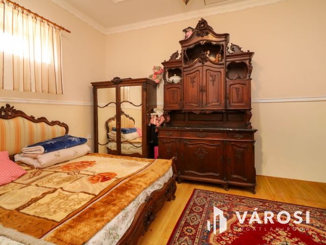 Eladó kétlakásos családi ház Szarvason