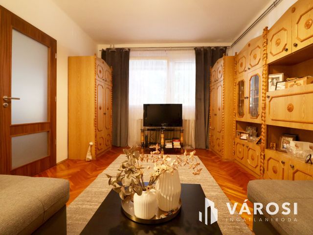 Felújított családi ház az Adyn