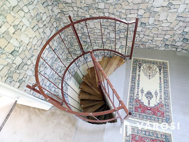 Parádsasváron erdővel határos nyaraló eladó