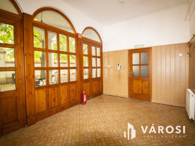 Többfunkciós komplexum Orosháza központjában