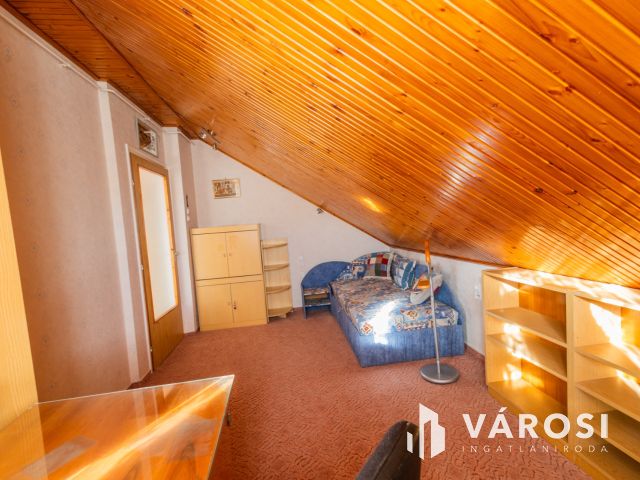 Tökéletes szerkezetű ház, tágas terekkel a Fürdőövezetben