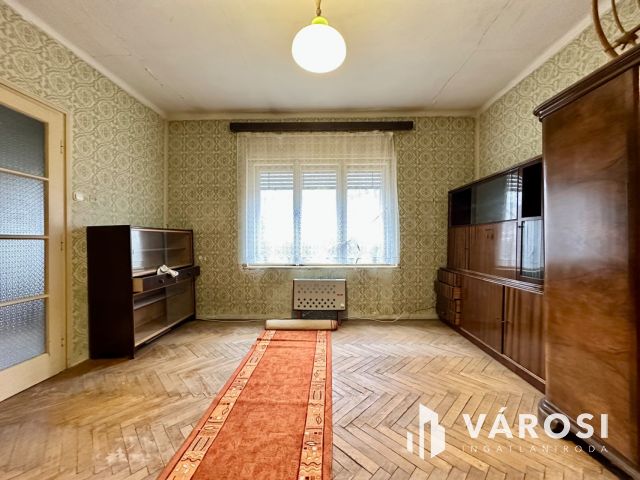 Forgách Antal úton reális áron ikerház eladó!