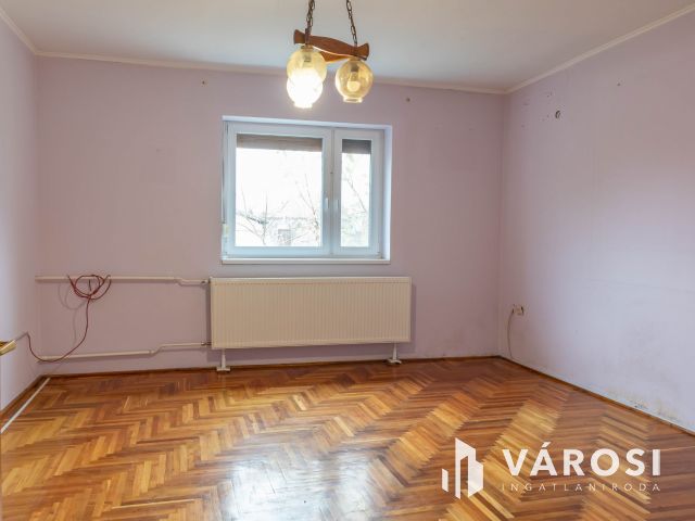 Jó állapotú 3 szobás családi ház Dobozon