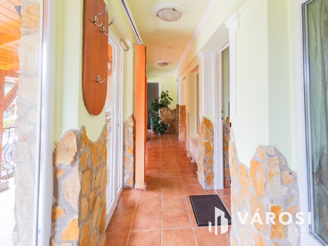 Az év szállása eladó! Apartmanház a fürdő mellett