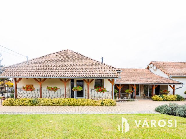 Az év szállása eladó! Apartmanház a fürdő mellett