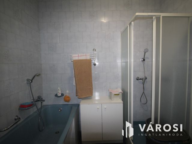 Tágas, jó állapotú ház Vönöckön