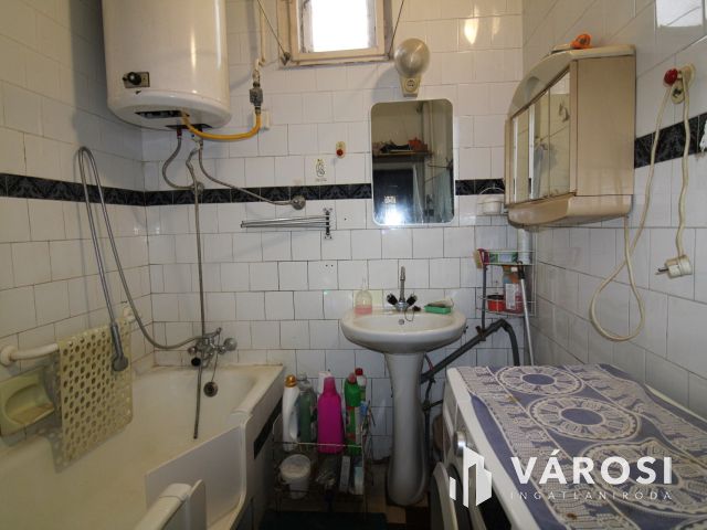 Jó szerkezetű tégla ház Máriafalván.