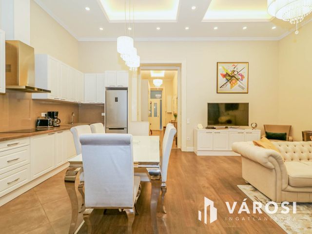 Eladó prémium lakás a Vígszínház közelében!