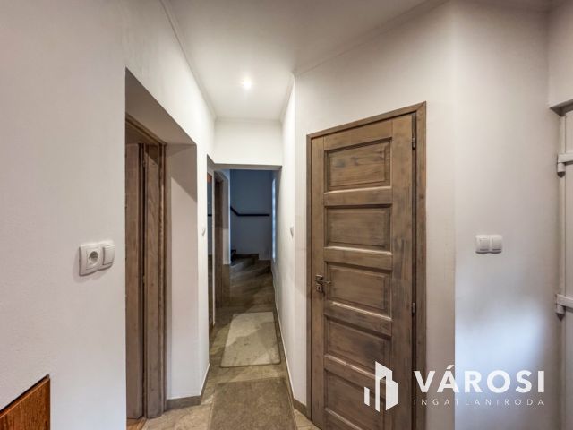 Tökéletes otthon a természet ölelésében