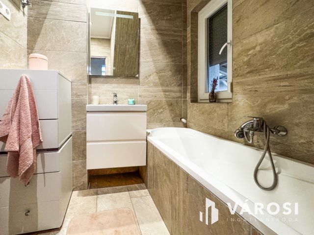 Tökéletes otthon a természet ölelésében