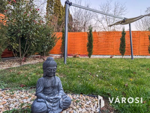 Tökéletes otthon a természet ölelésében