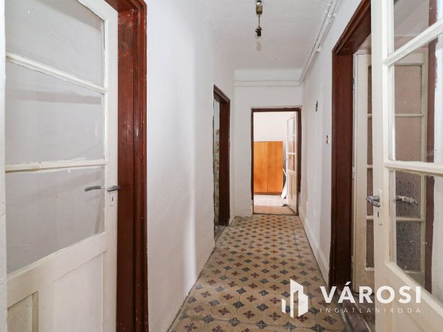 Felújítandó kádár kocka Gyomaendrődön