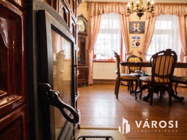 Nagyvonalú terek, polgári hangulat Békéscsaba belvárosában